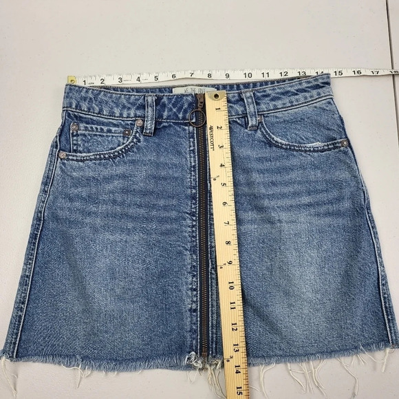 WE THE FREE Denim Zip It Up Front Mini Skirt Sz 25 Free People - Picture 12 of 13